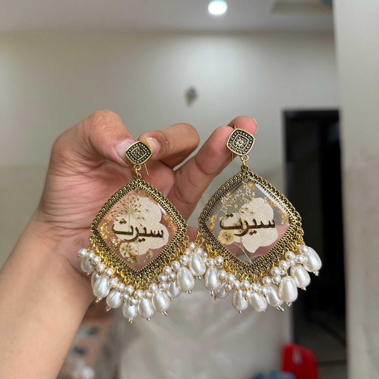 Safaid Jhumka